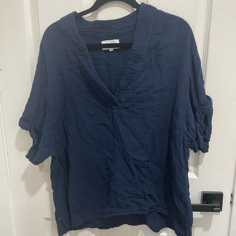 XiRENA size large navy blue 100% cotton gauze v neck top